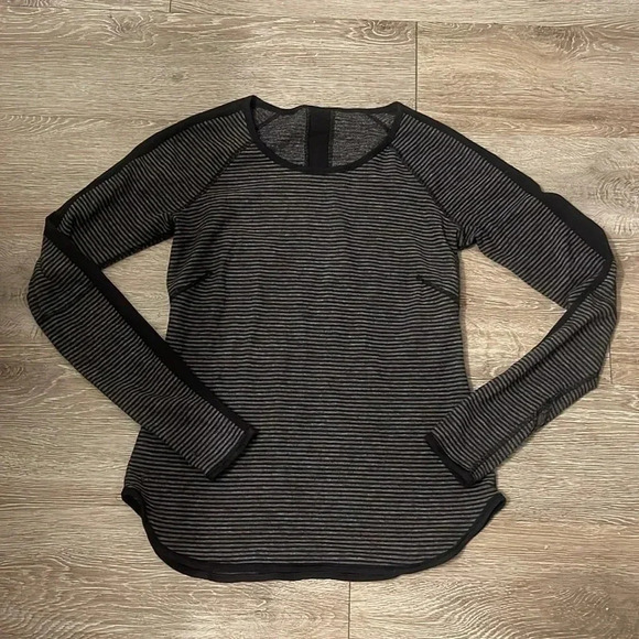 Lululemon Reversible Open Your Heart Long Sleeve Medium - Picture 2 of 8